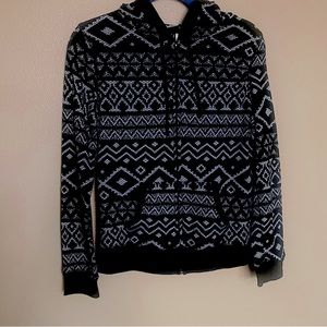 No Boundaries zip front sweater size L/G 11-13